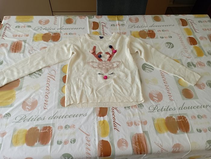 Pull manches longues écru tête de reine avec pompons 12 ans Kiabi 5€ neuf