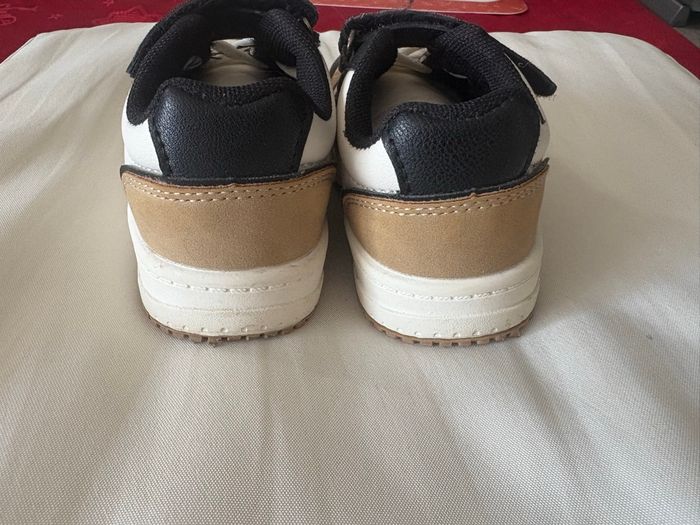 Chaussures garçon taille 24 - photo numéro 5