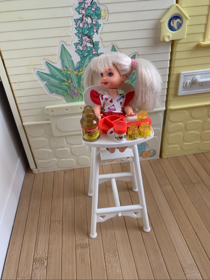 Barbie Kelly eatin fun vintage