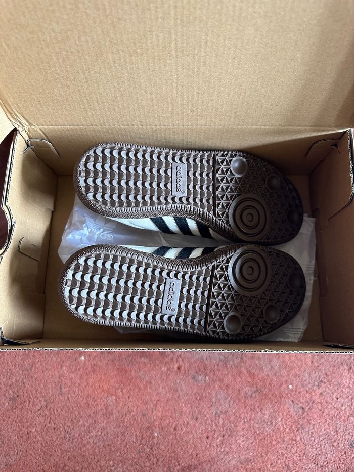 Baskets Adidas Samba taille 39 - photo numéro 2