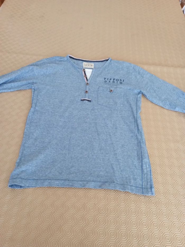 T-shirt manches longues taille 11-12 ans en très bon état - photo numéro 2