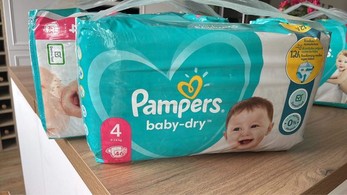 Lot Pampers  taille 4 baby dry