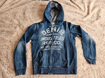 Pull à capuche avec zip