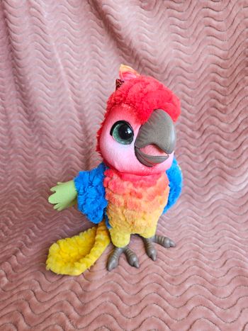 Jouet coco perroquet interactif furreal peluche
