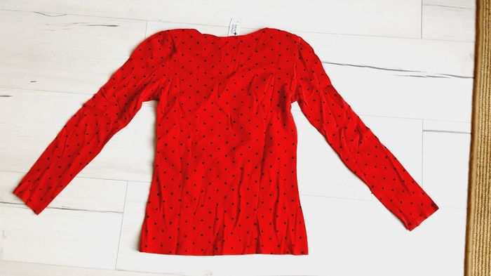 Vêtement fille tee-shirt manches longues rouge à pois motif chat et chien C&A 12 ans - photo numéro 4