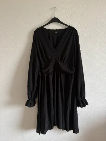 Robe manches longues noire
