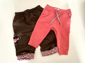 Lot de 2 pantalons taille 12 mois TBE