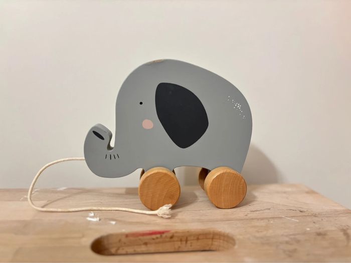 Éléphant jouet à tirer Little dutch