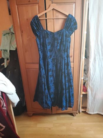 Robe à fleurs velours et paillettes