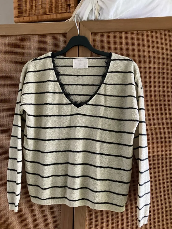 Pull léger col V taille S