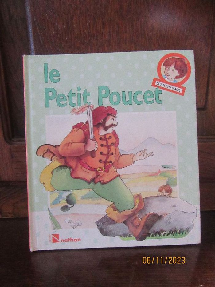 livre le petit poucet