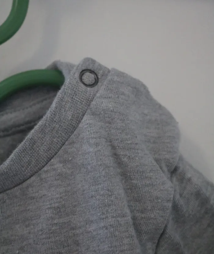 Ensemble haut/gilet Vertbaudet, chemise Tape à l'oeil et pantalon Mots d'enfants 18 mois - photo numéro 6