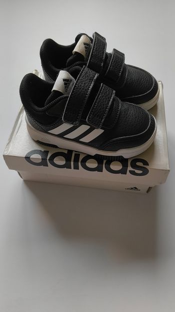 Basket adidas pointure 21