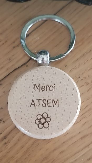Cadeau porte clés ATSEM neuf