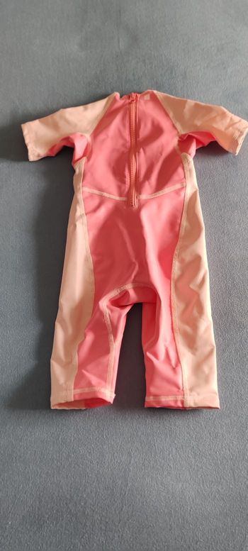 Combinaison de bain Anti-UV Kloupi (Decathlon) 24 Mois - Rose Arc-en-ciel - Bon état d'usage