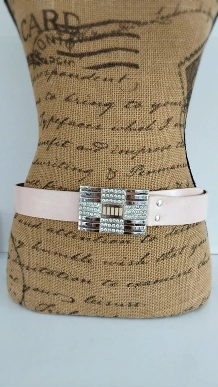 Ceinture rose boucles argenté 90 cm