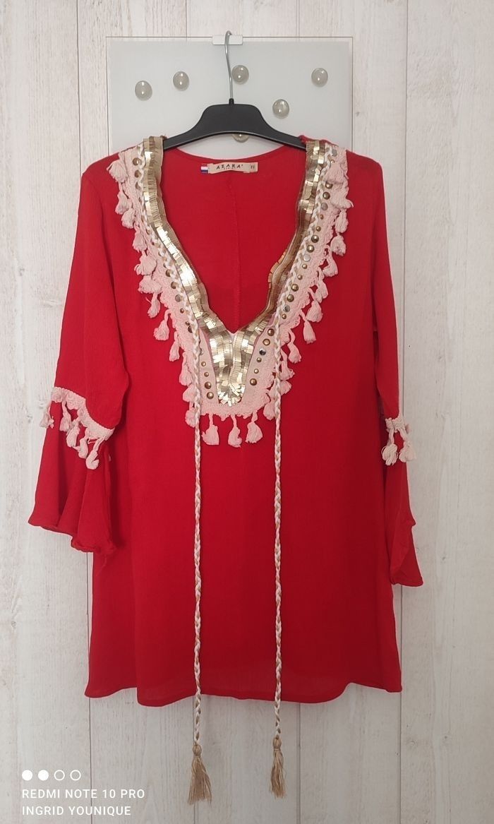 Blouse rouge et or à pompoms taille unique