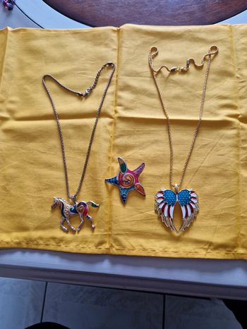 Lot de deux colliers.