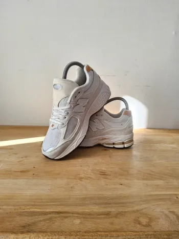 New balance 2002 r
