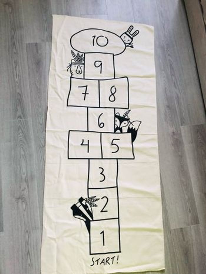 Tapis marelle jeu enfant 10 cases