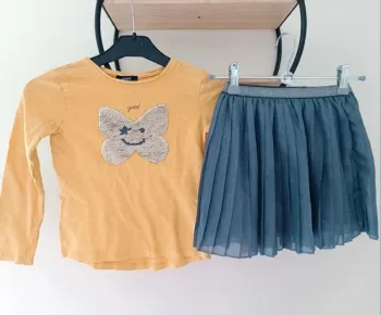 5 ans ensemble teeshirt Okaïdi et jupe kiabi