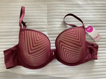 Soutien-gorge bordeaux Freya neuf