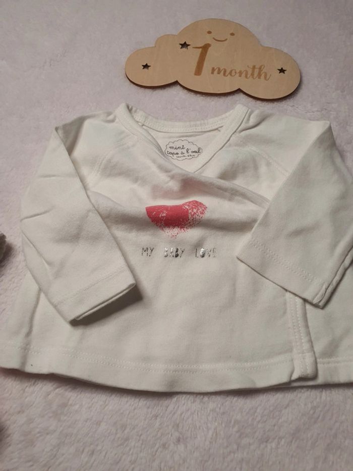 Lot 2 bodys et 1 brassiere - photo numéro 7