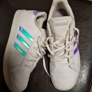 baskets ADIDAS tailke 39 . 5