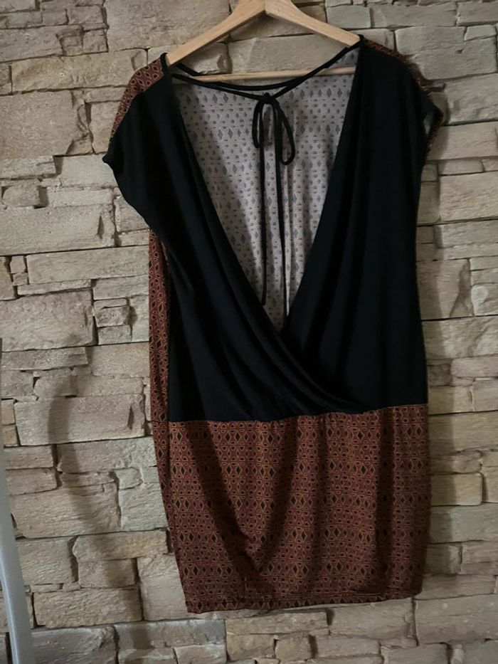 Robe dos nu neuve taille 10 correspond à un M - photo numéro 3