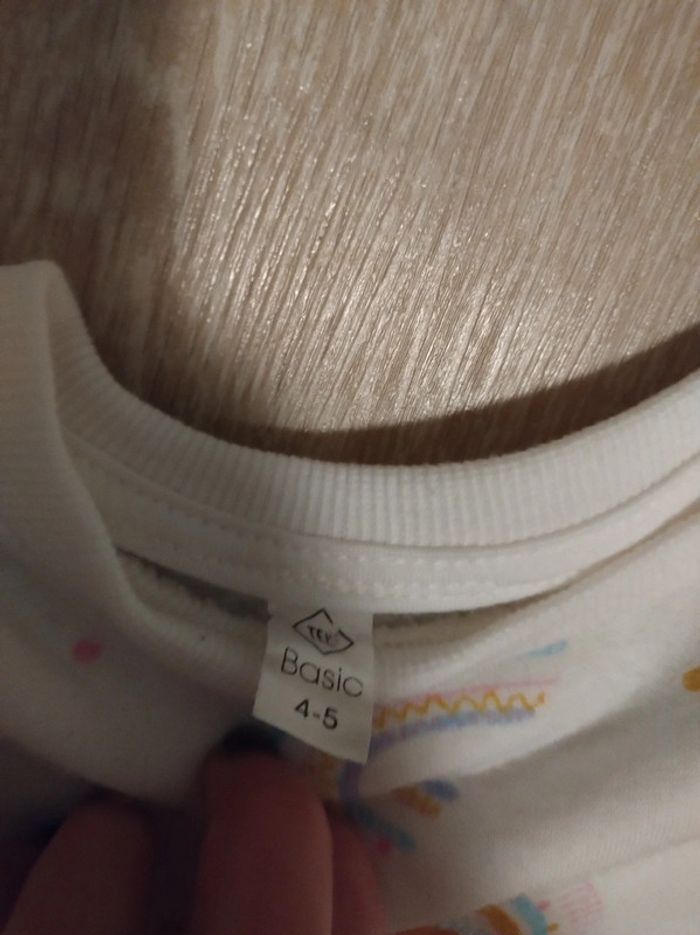 Pull sweat blanc avec arc en ciel 🌈 - photo numéro 3