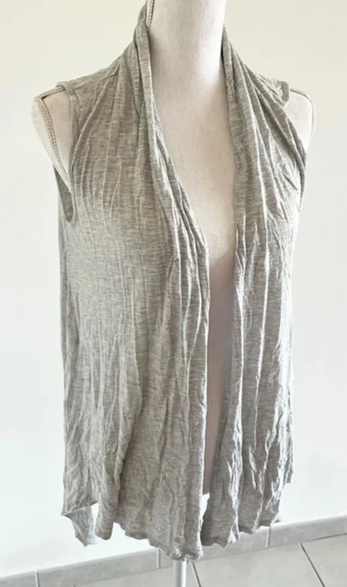 Gilet sans manches gris - photo numéro 4
