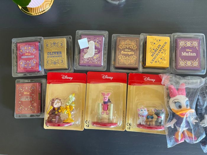 Lot figurine Disney + figurine audio + miniatures livre Disney - photo numéro 5