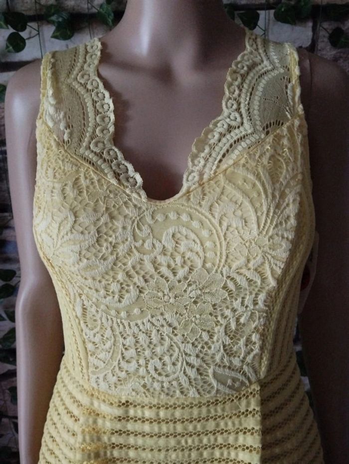 🌸Robe dentelle jaune Just for You Neuve Taille 36🌸 - photo numéro 3