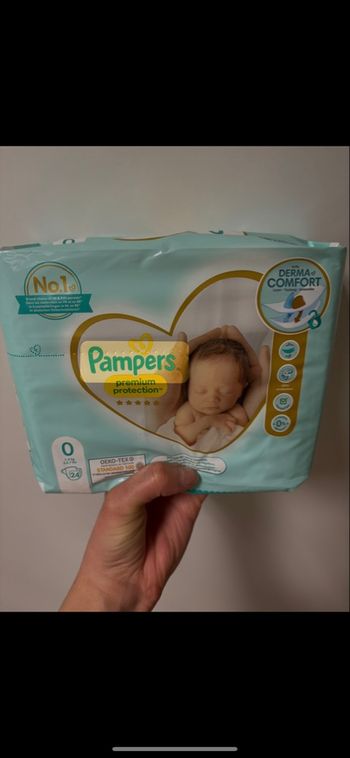 4 paquets de couches taille 0