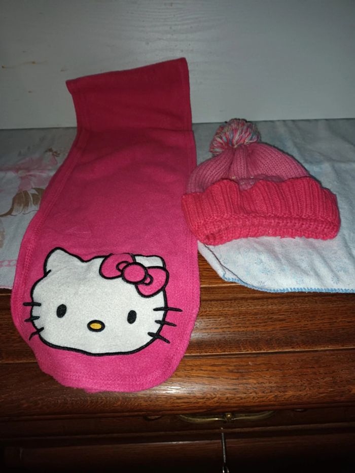 Écharpe hello kitty et bonnet taille 18/24 mois - photo numéro 2
