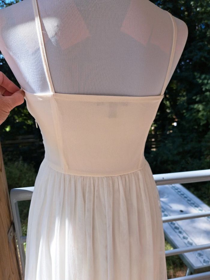 Robe tulle brodée 🌸 - photo numéro 3