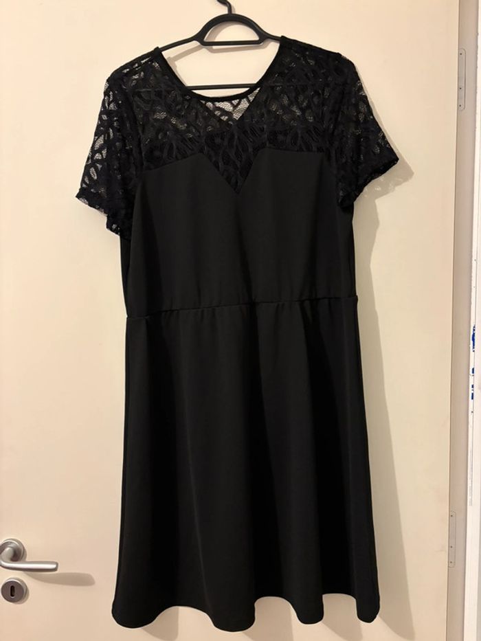 Robe noir - photo numéro 2