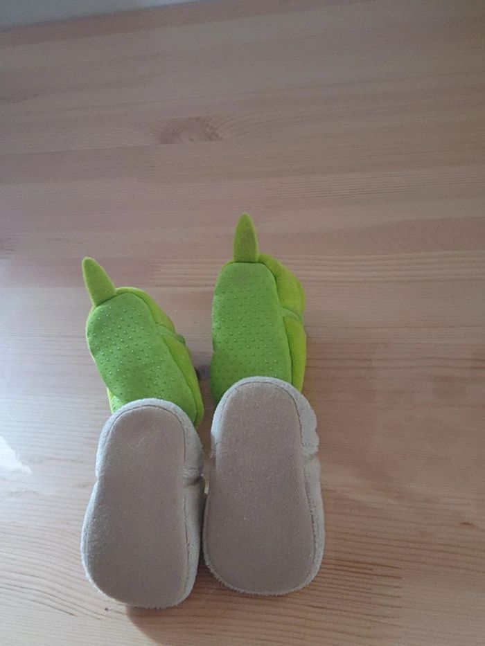 Lot chaussons 0/3 mois - photo numéro 3