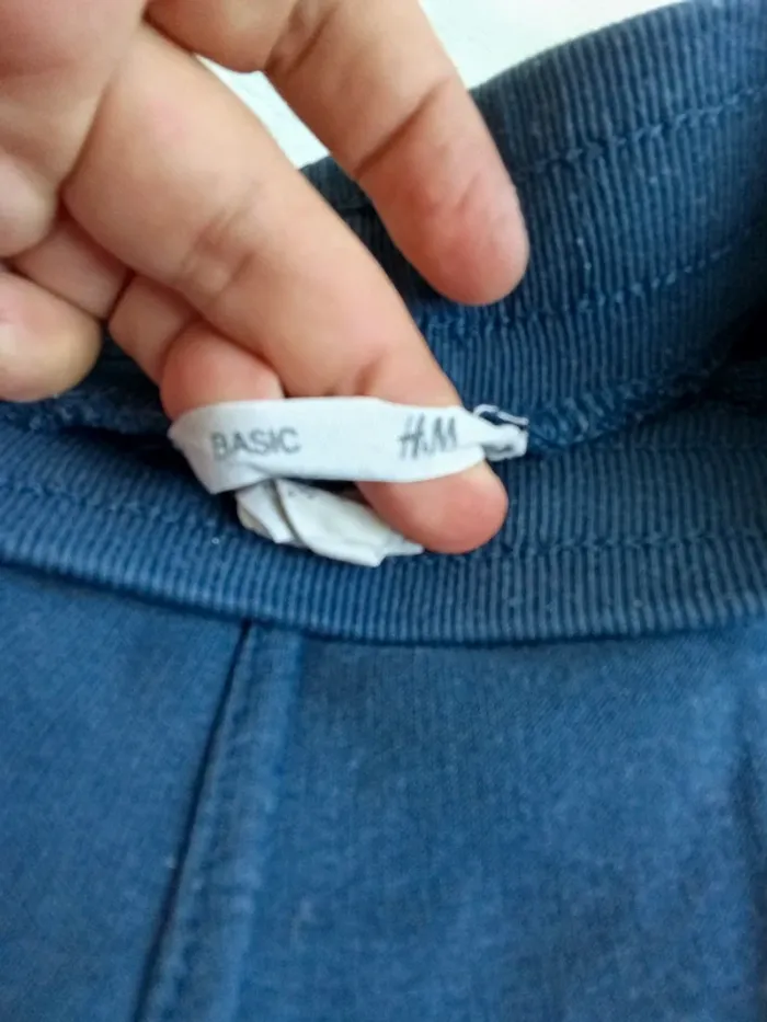 Short garçon ⭐ très bon état ⭐ Taille 7 ans ⭐ H&M - photo numéro 2