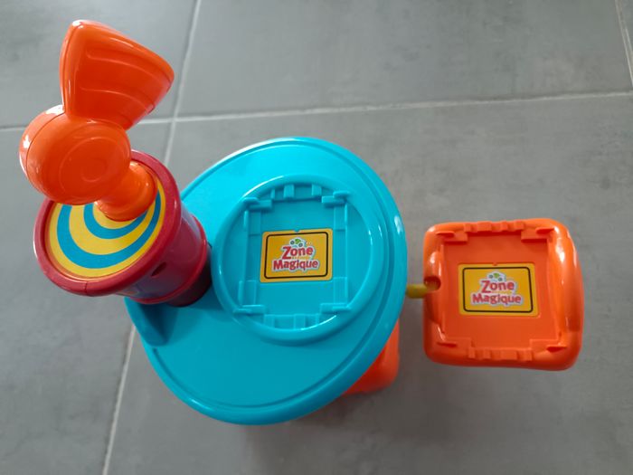 Mon Aéroport interactif Tut Tut bolides + hélicoptère de VTech - photo numéro 4