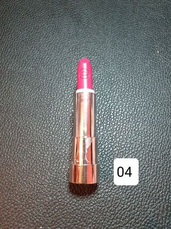 Rouge à lèvres Essence mat 04