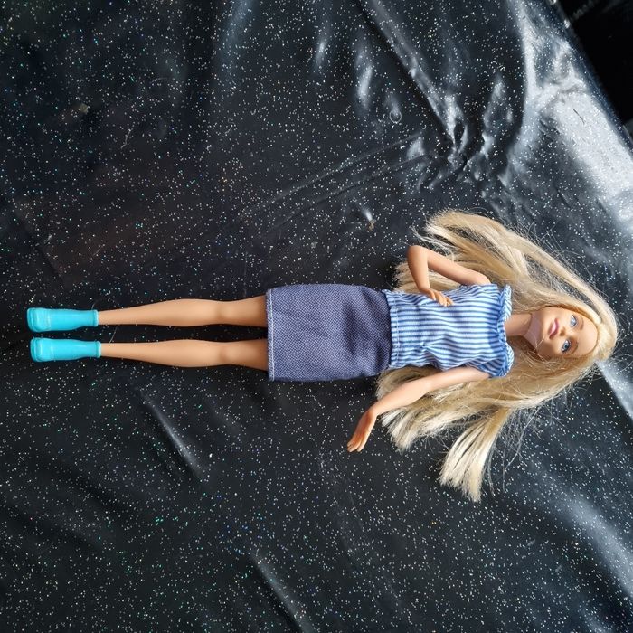 poupée BARBIE