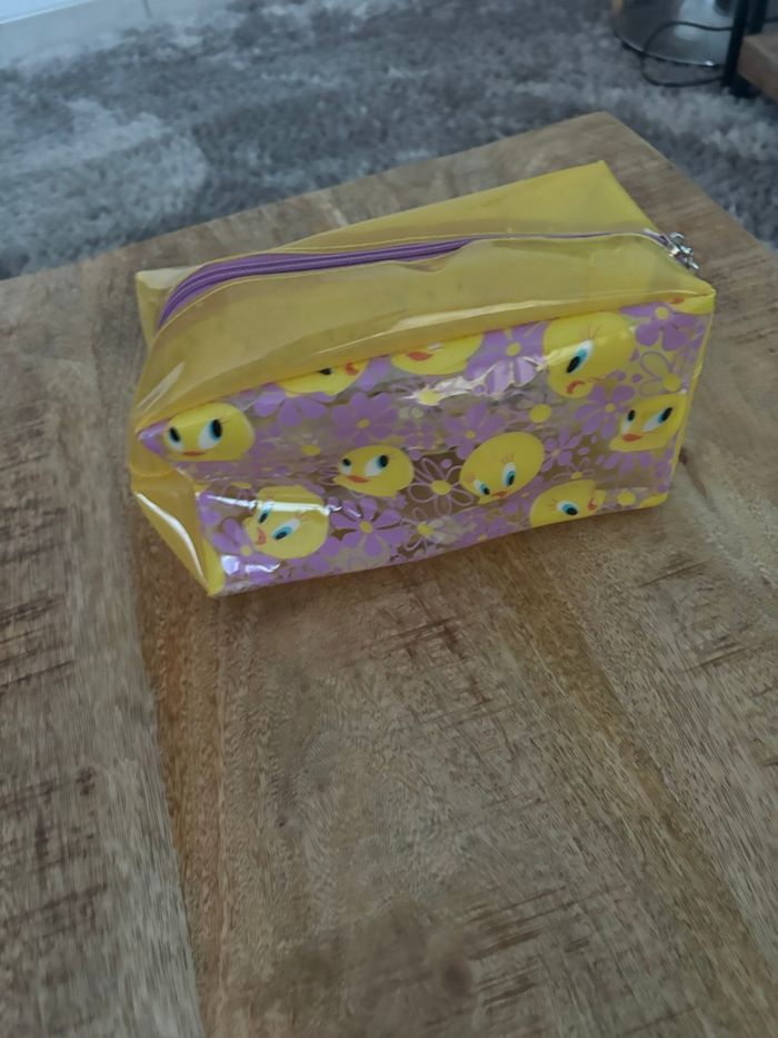 Trousse de toilette avec pinceau - photo numéro 2