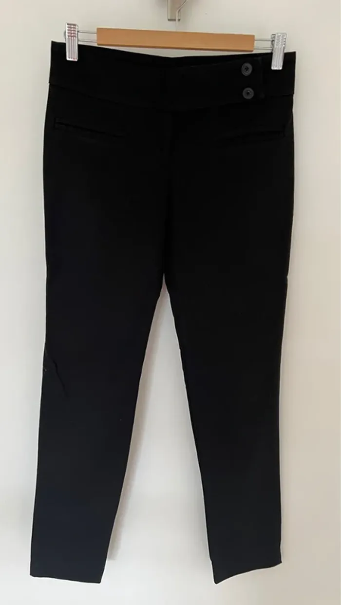 Pantalon costume droit noir et satiné