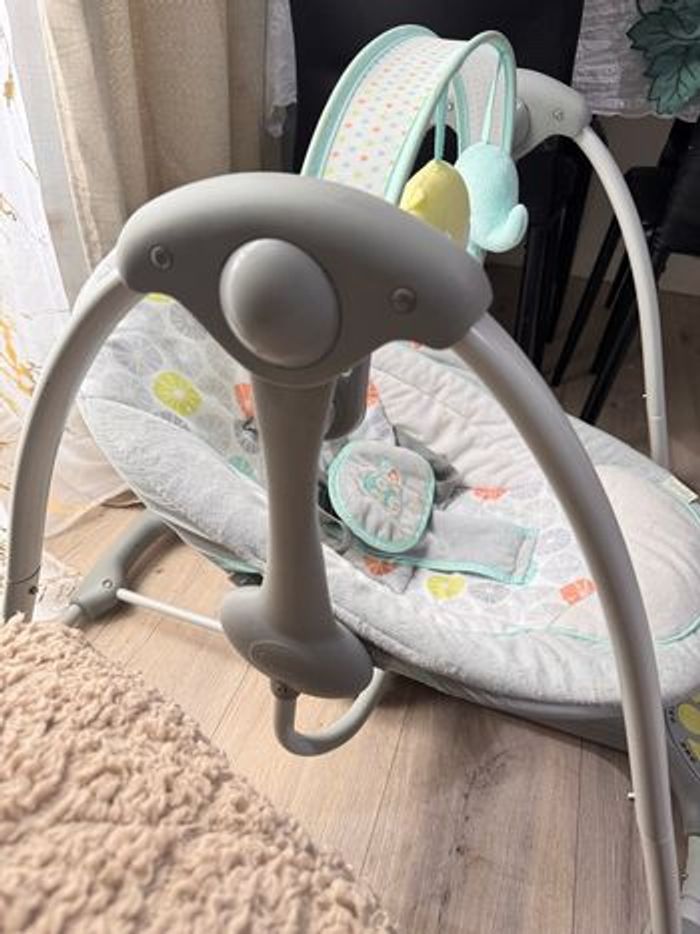 Balancelle musicale+ lot de peluches+ tresses de berceau - photo numéro 5