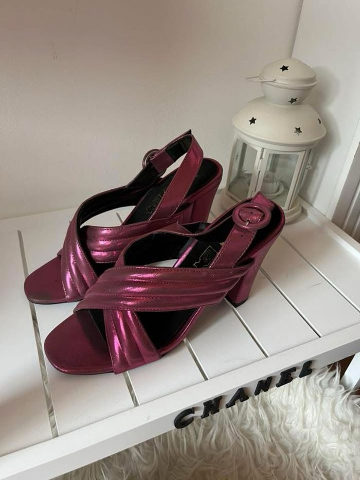 Sandales ouvertes talons violet foncé brillante T40 Atmosphère BE 👡 - photo numéro 2