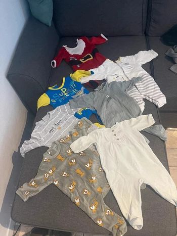 Pyjama 3 mois en Très bonne état.