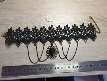 Magnifique collier vintage gothique dentelle