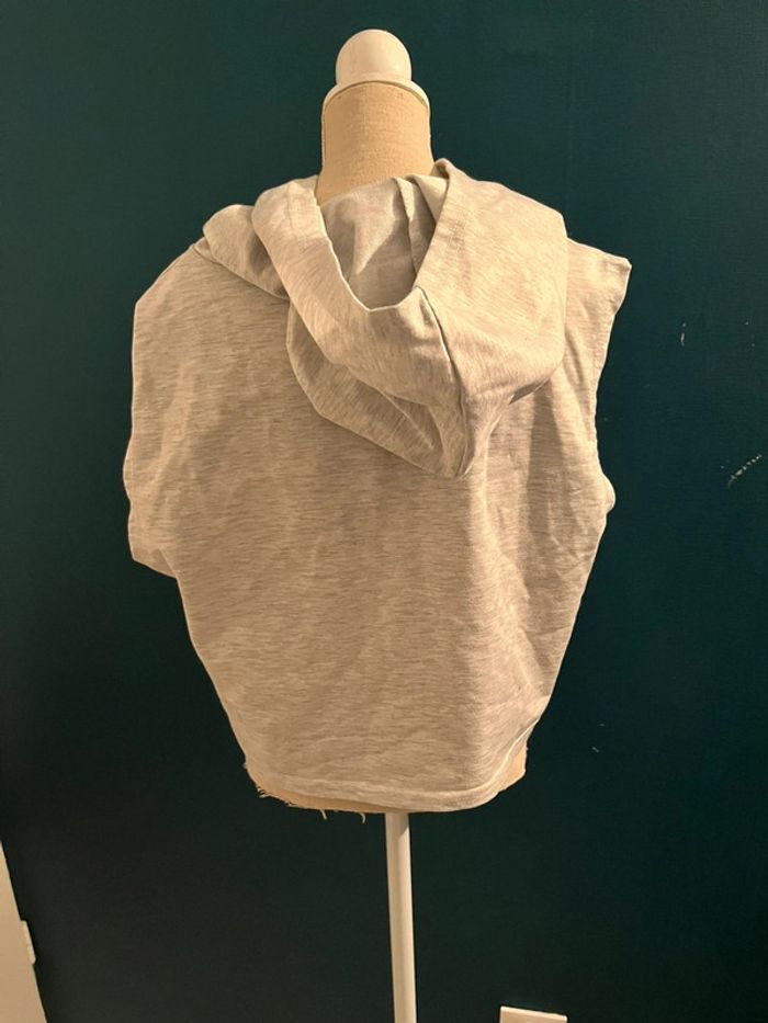 Très beau pull à capuche sans manche pour femme - photo numéro 3