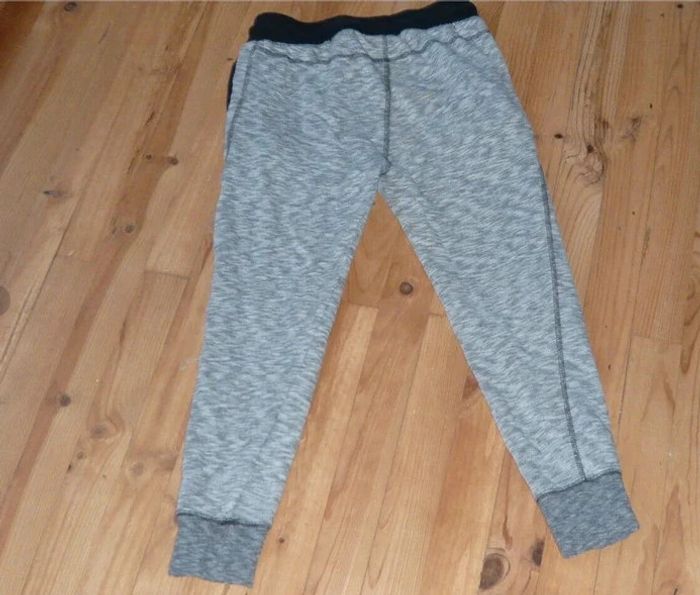 Etat proche du neuf H&M 🤩 superbe pantalon 10 ans  12 ans : 152 vraiment très sympa - photo numéro 6